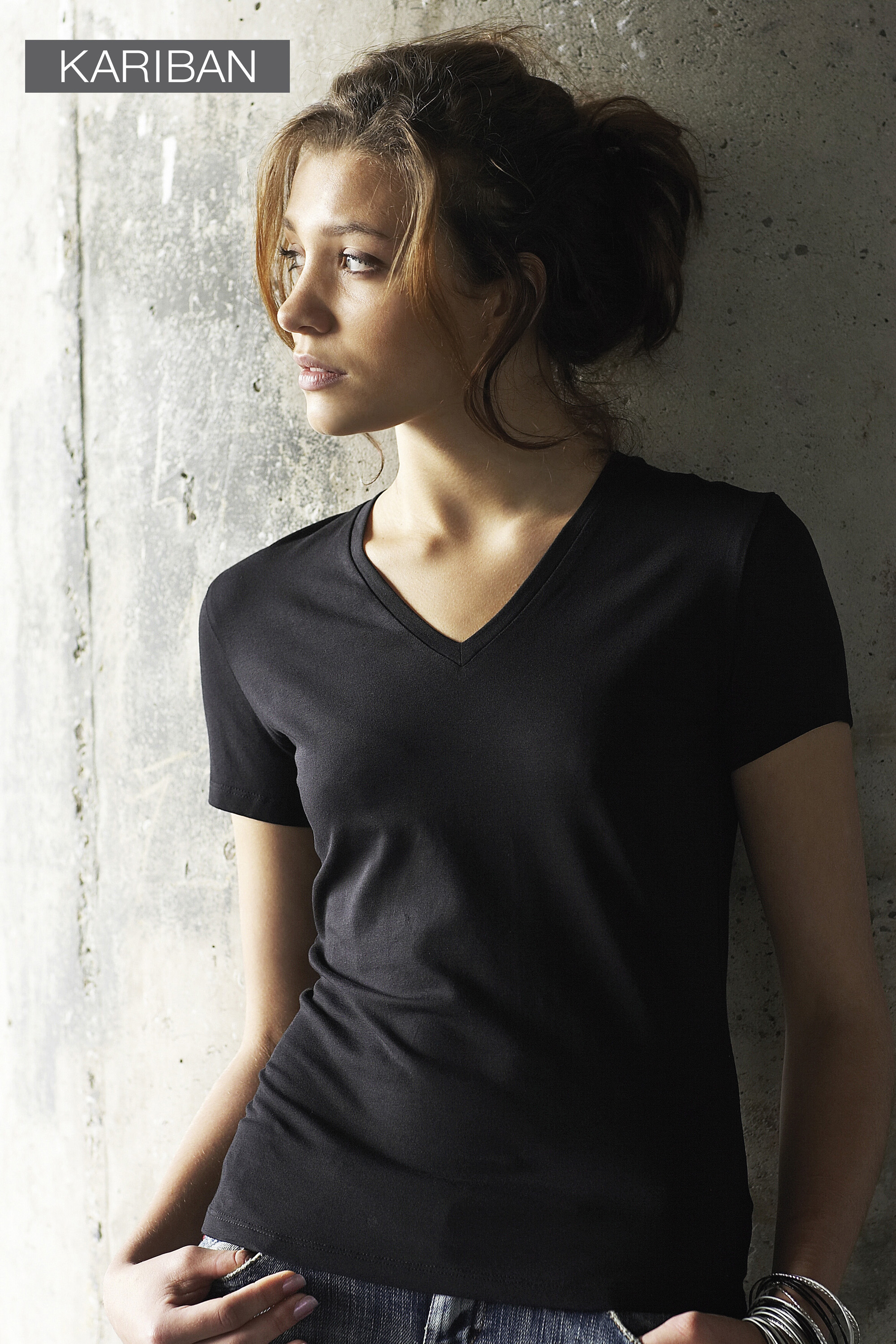 Dames T-shirt met v-hals en korte mouwen